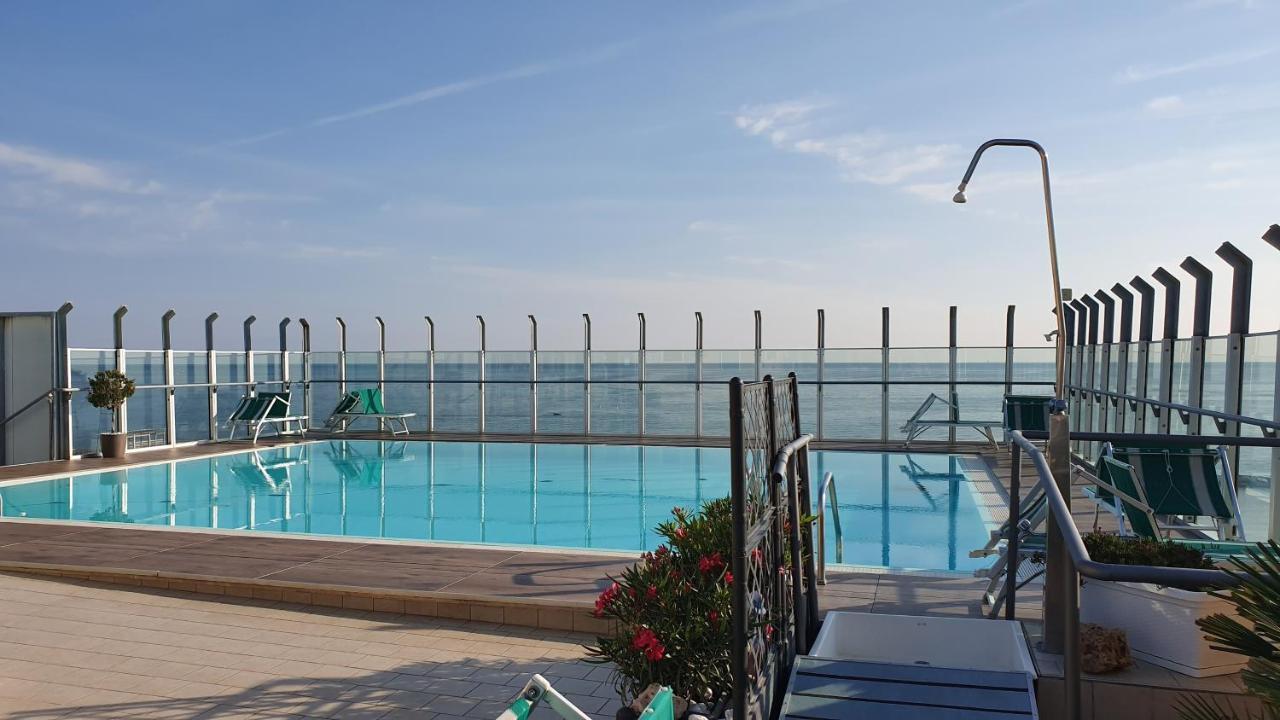 Hotel Napoleon Gabicce Mare Ngoại thất bức ảnh