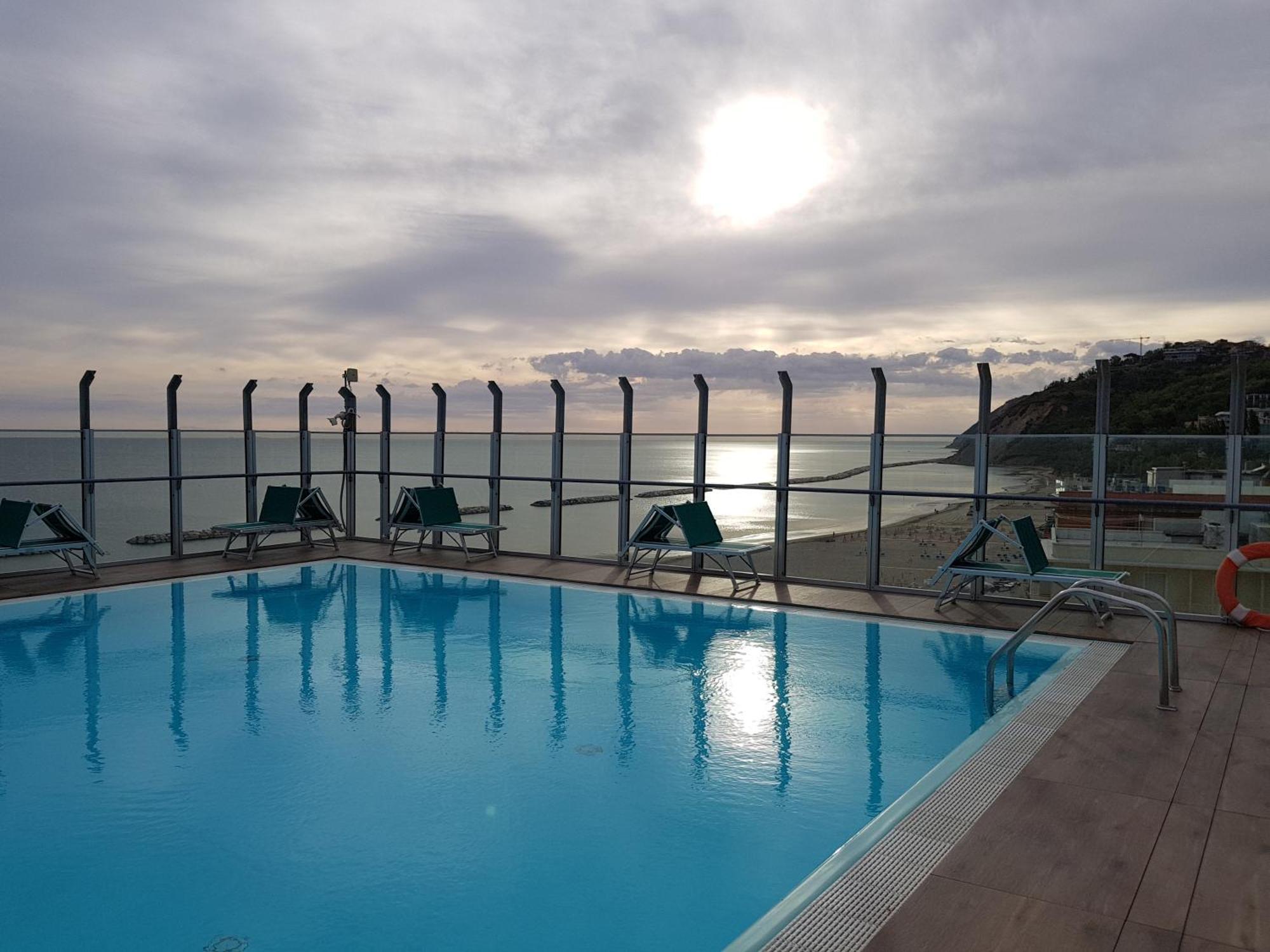 Hotel Napoleon Gabicce Mare Ngoại thất bức ảnh