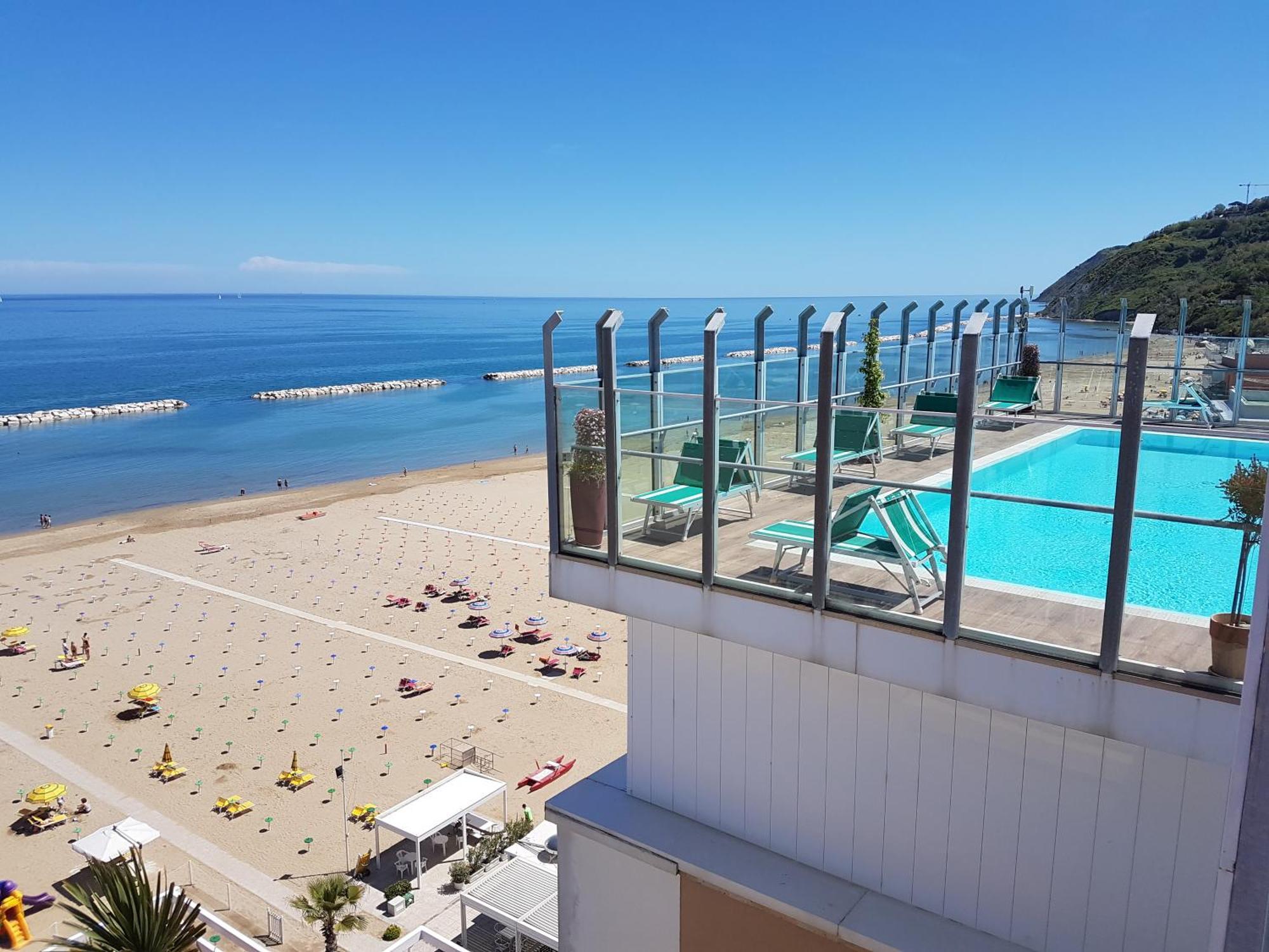 Hotel Napoleon Gabicce Mare Ngoại thất bức ảnh